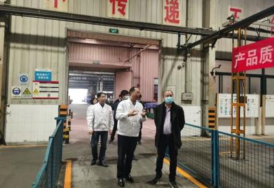 深化校企合作，共筑安全防線——重慶建筑高級技工學?？疾靹诜烙闷菲髽I紀實